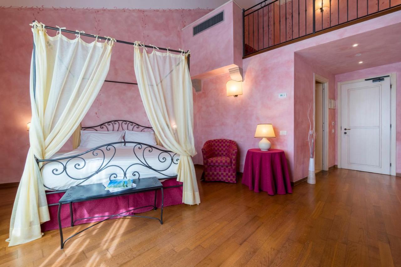 Hotel Borgo Di Cortefreda - Place Of Charme Tavarnelle Val di Pesa Eksteriør billede